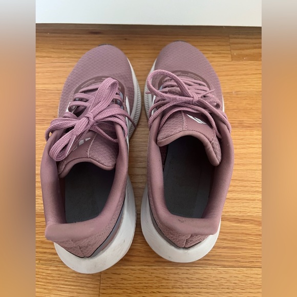 Women’s Adidas Cloud Foam Sneakers - Picture 5 of 8